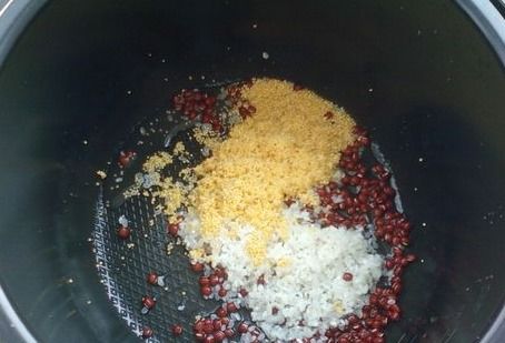 红豆和什么米熬粥最好 红豆配大米还是小米好喝