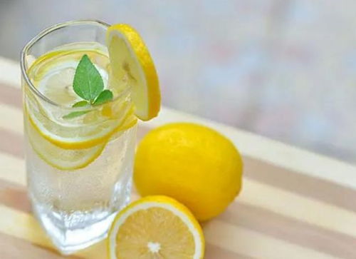 纯柠檬汁能每天喝吗 一天一个柠檬会过量吗