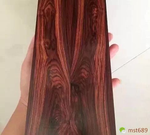 花梨木与酸枝木哪个好 酸枝木贵还是花梨木贵