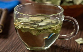 荷叶泡水喝的十大功效 荷叶茶的正确喝法