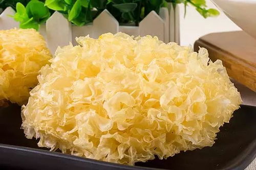 银耳吃了半年脸上的斑没了 银耳吃多久有美容养颜的效果