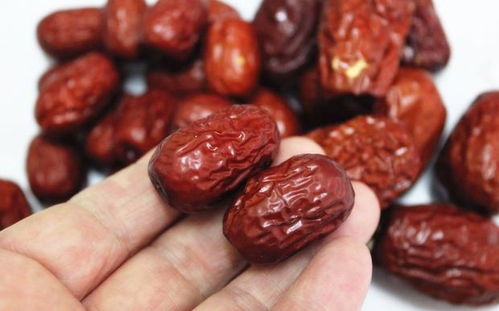 青枣与红枣的功效区别 青枣晒干后是红枣吗