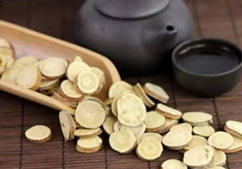 黄芪泡水一次放多少片 黄芪水能不能天天喝