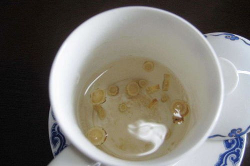 黄芪泡水喝竟有6个害处 黄芪泡水的副作用太大了